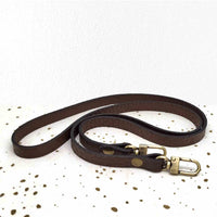 Bandoulière fine en cuir grainé Marron Chocolat