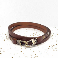 Bandoulière fine pour pochette en cuir camel lisse à mousquetons